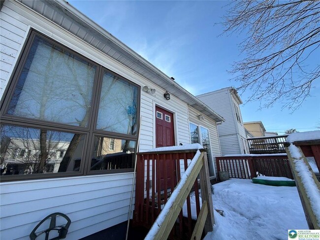 Building Photo - 301 Penn St