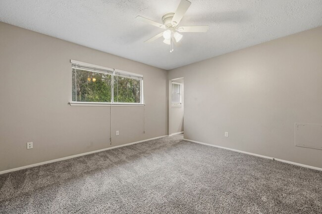 Building Photo - 17318 Broken Back Dr