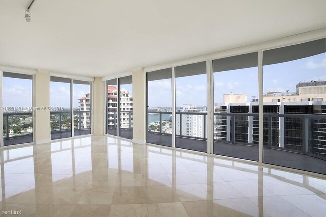 Building Photo - 2 br, 2 bath Condo - 6365 Collins Ave LUXU...