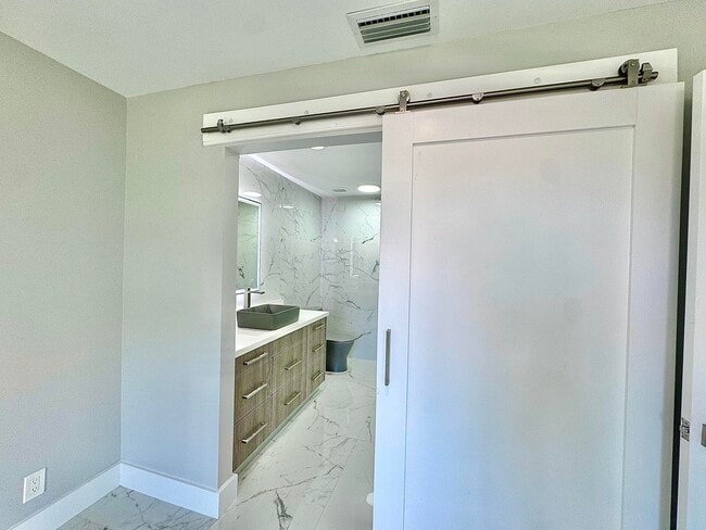 Building Photo - 340 NW 67th St