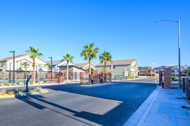 Building Photo - NW 3 Bedroom Townhouse!! Gated Community Pool!! 2 Car Garage!!! No Carpet downstairs.