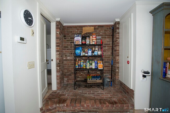 Building Photo - 67 Lake Lillinonah Rd N