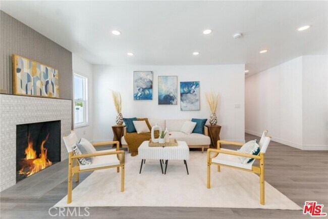 Building Photo - 11912 Elkwood St