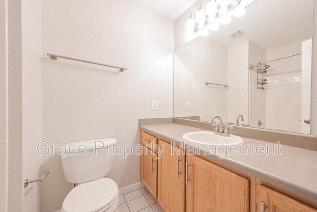 Building Photo - 1495 Red Cliff Way
