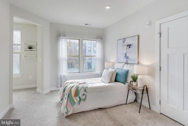 Building Photo - 10020 Ruffian Wy