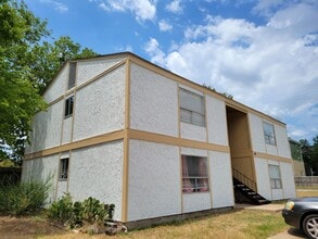 Building Photo - 4200 Boyett St