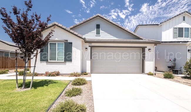 Primary Photo - 4 Bedroom/3 Bath Home with Solar in Commun...