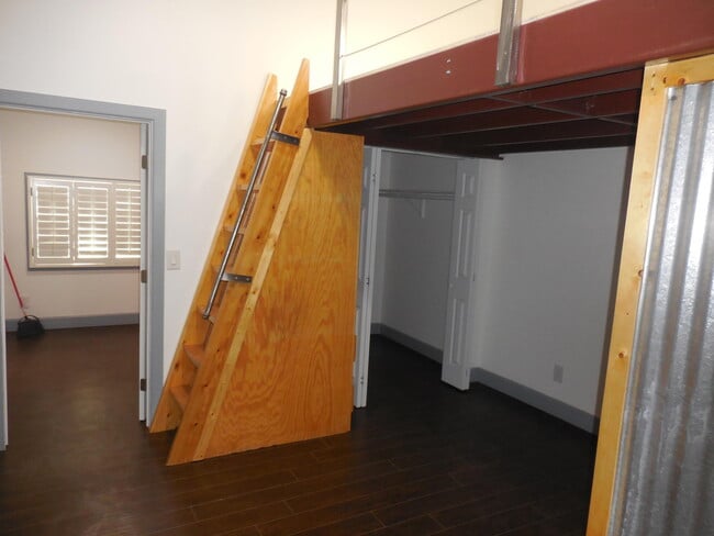 Building Photo - 3704 Bliss Ave