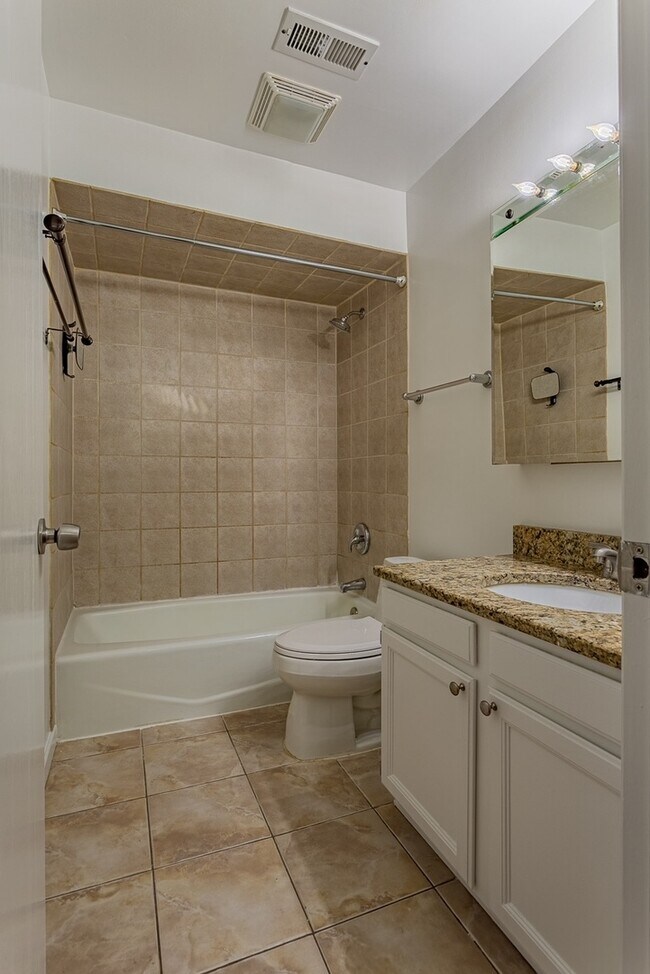 Building Photo - 9375 Hamilton Ct