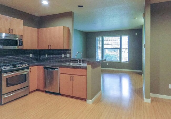 Building Photo - Beautiful 2br/2.5ba Townhome in Arbor Parc...