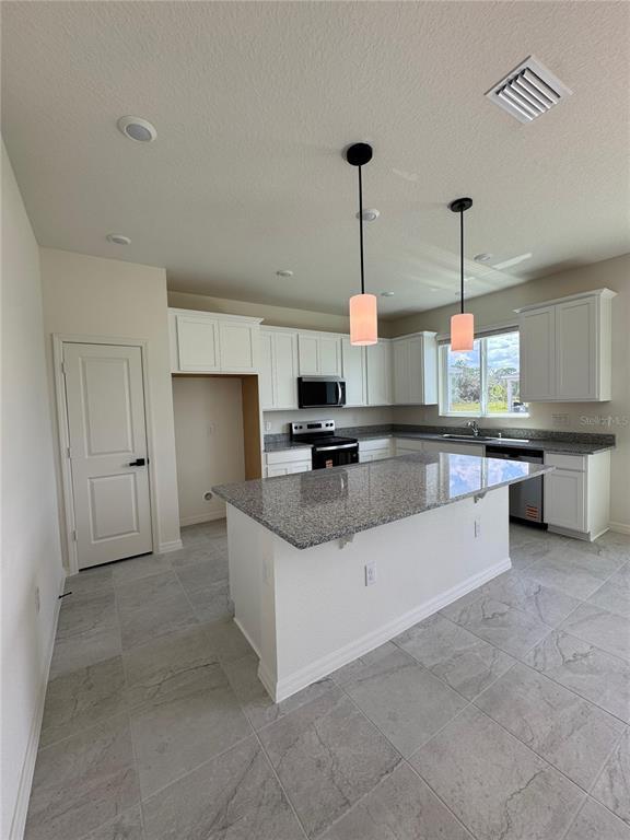 Building Photo - 3485 Sanctuary Dr