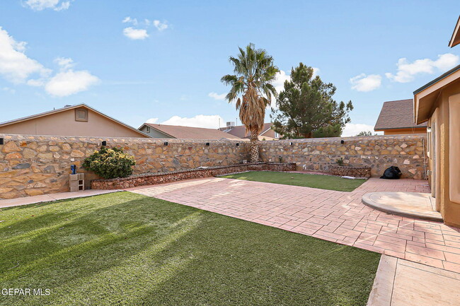 Building Photo - 14270 Gil Reyes Dr