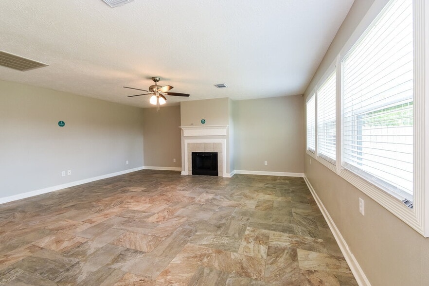 Building Photo - 2014 Harbour Cove Dr