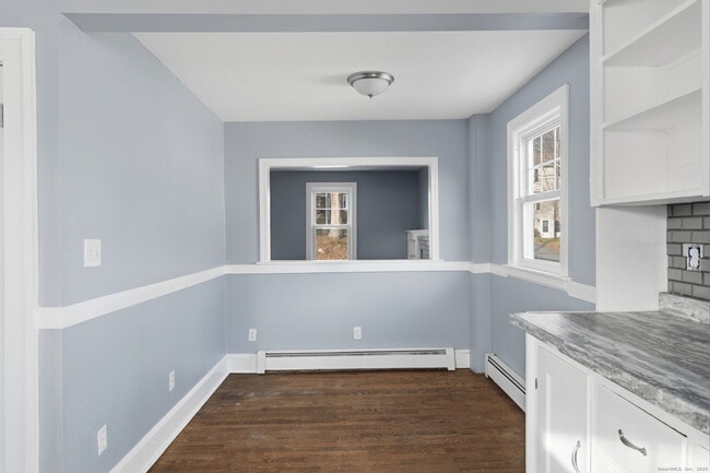 Building Photo - 37 1/2 South St