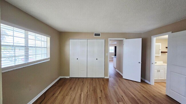 Building Photo - Annual Updated 1BR/1BA Condo – New Interior Finishes, Located on the 2nd Floor