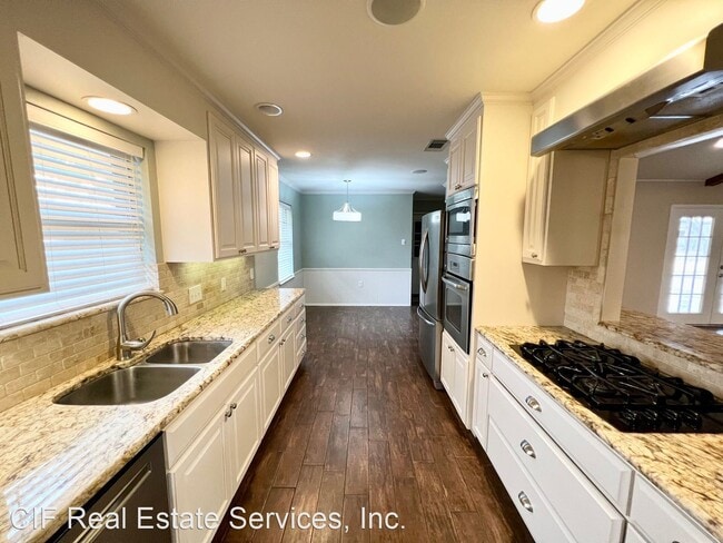 Building Photo - 3 br, 2 bath House - 3407 Oakridge Ln.