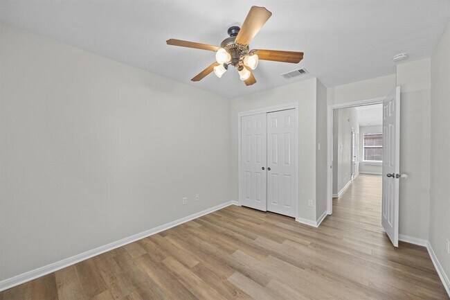 Building Photo - 806 Broken Trace Ct