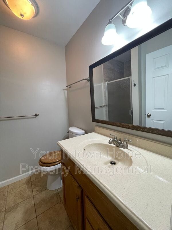 Building Photo - 1596 Foote St NE