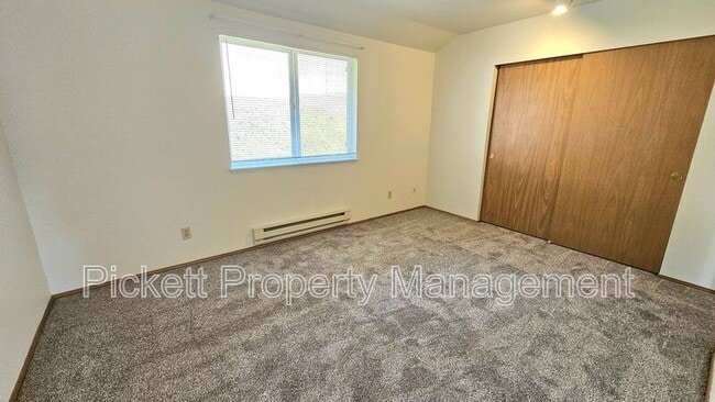 Building Photo - 2641 Stephenson Ave