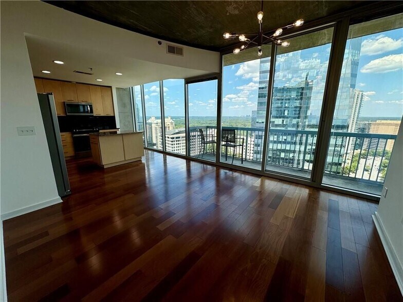 Building Photo - 3324 Peachtree Rd