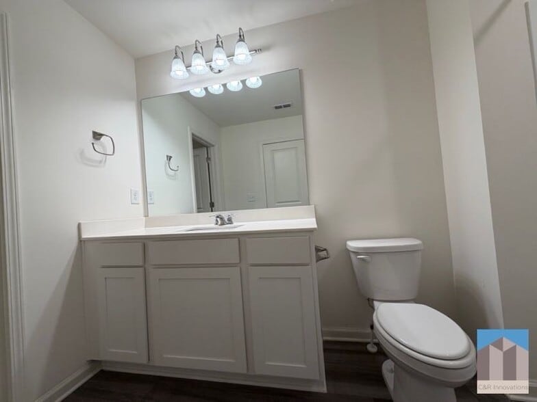 Building Photo - 3520 Condor Ct SW