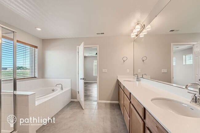 Building Photo - 720 Penstemon Dr