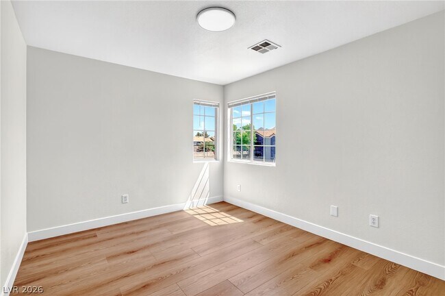 Building Photo - 3021 Aloha Ave