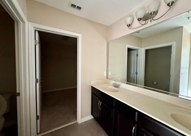 Building Photo - 1578 Softshell St