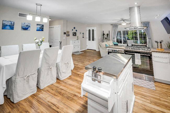 Building Photo - 8666 Capricorn Way