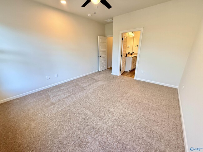 Building Photo - 16639 Aspen Ln