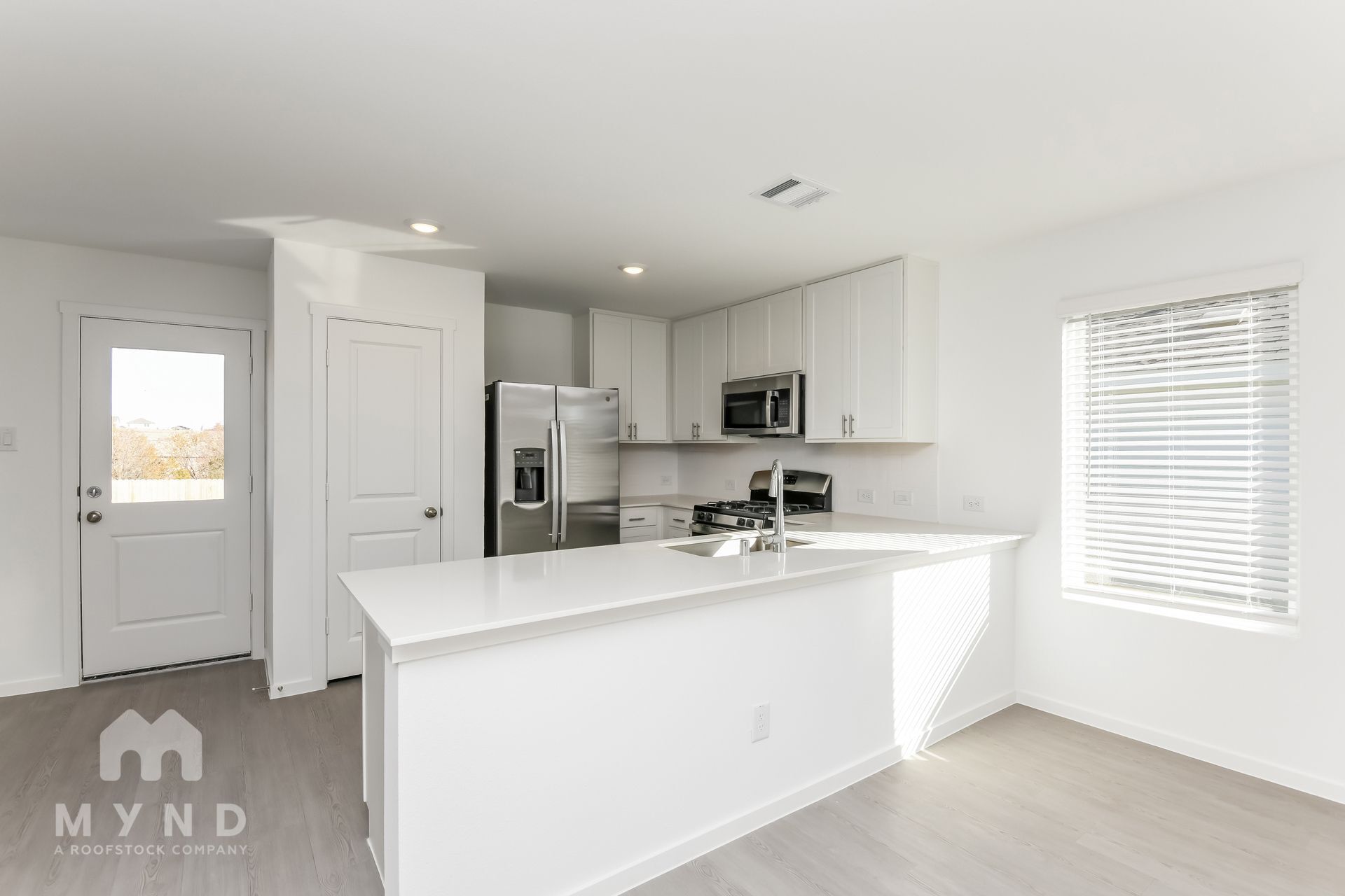 Building Photo - 2721 Ctr Crk Ln