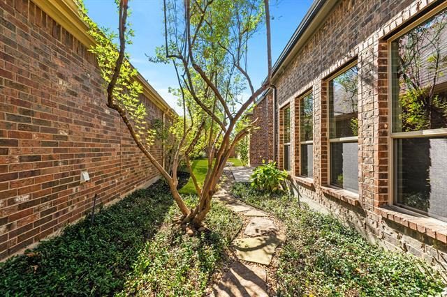 Building Photo - 1810 Sanderlain Ln