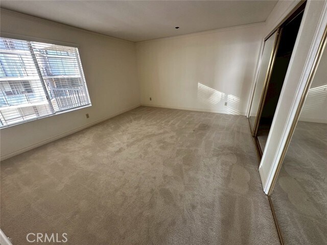 Building Photo - 535 Esplanade