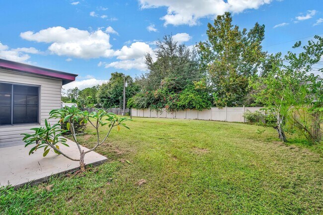 Building Photo - 800 Garland Ave