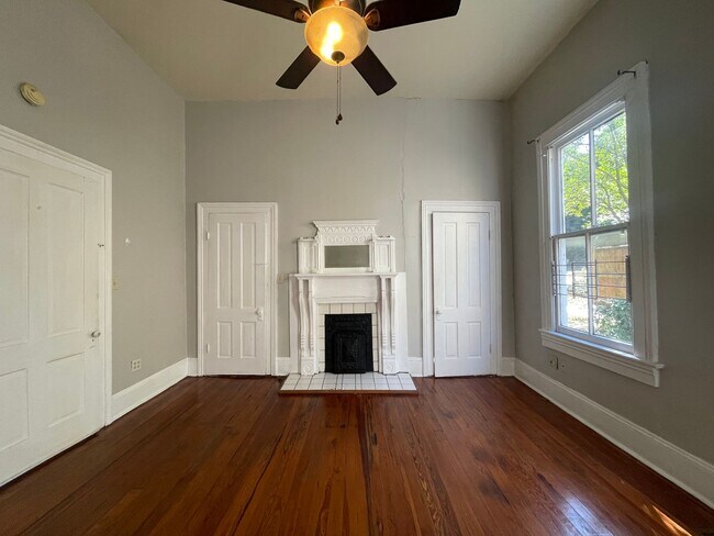 Building Photo - 984 Magnolia St