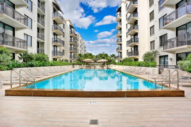 Building Photo - 301 Altara Ave