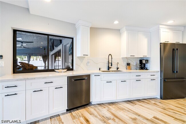 Building Photo - 1911 SE 32nd Terrace