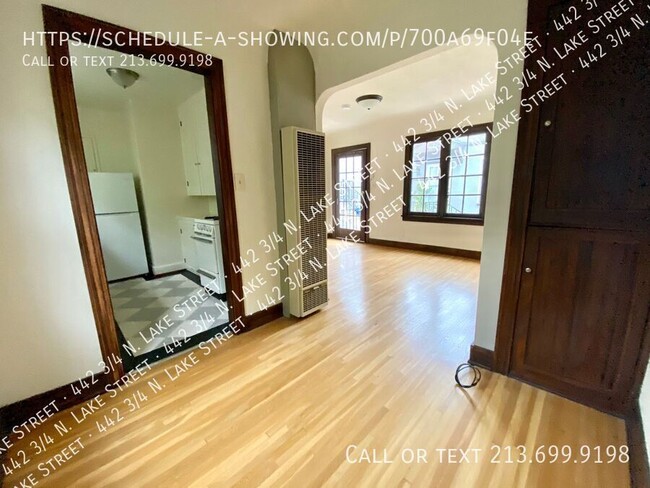 Building Photo - 442 3/4-444 N Lake St