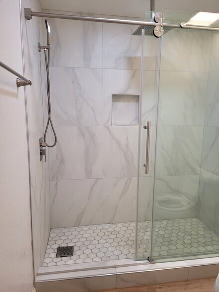 Building Photo - 2563 Plaza del Amo