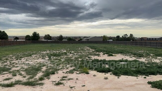 Building Photo - 1150 S Los Charros Dr