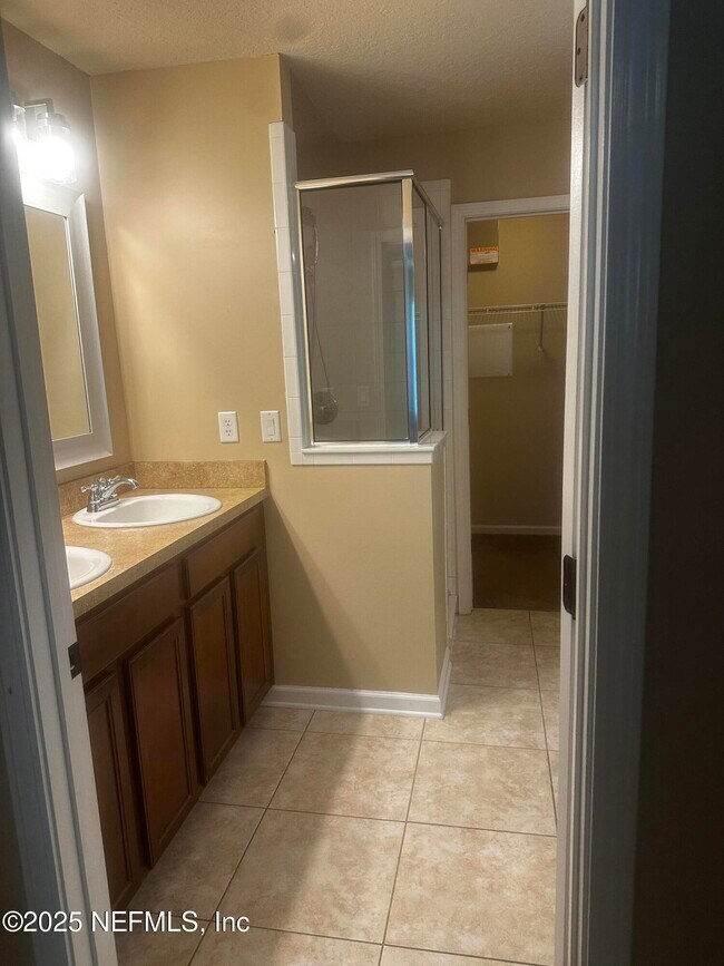 Building Photo - 45157 Ingleham Cir