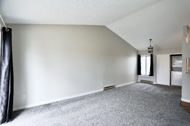 Building Photo - 3193 17th St S