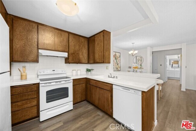 Building Photo - 360 S Euclid Ave