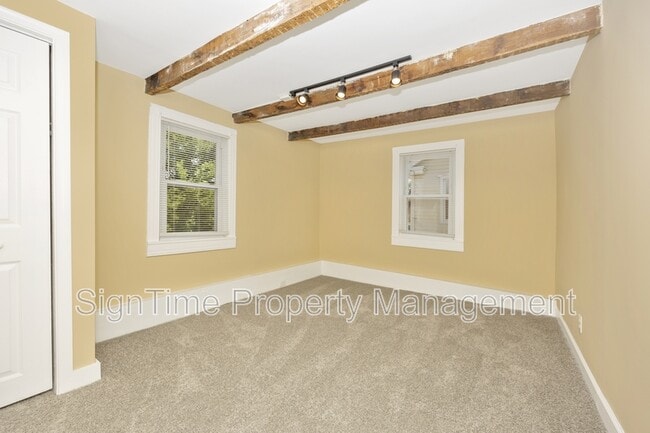 Building Photo - 106 Potomac St