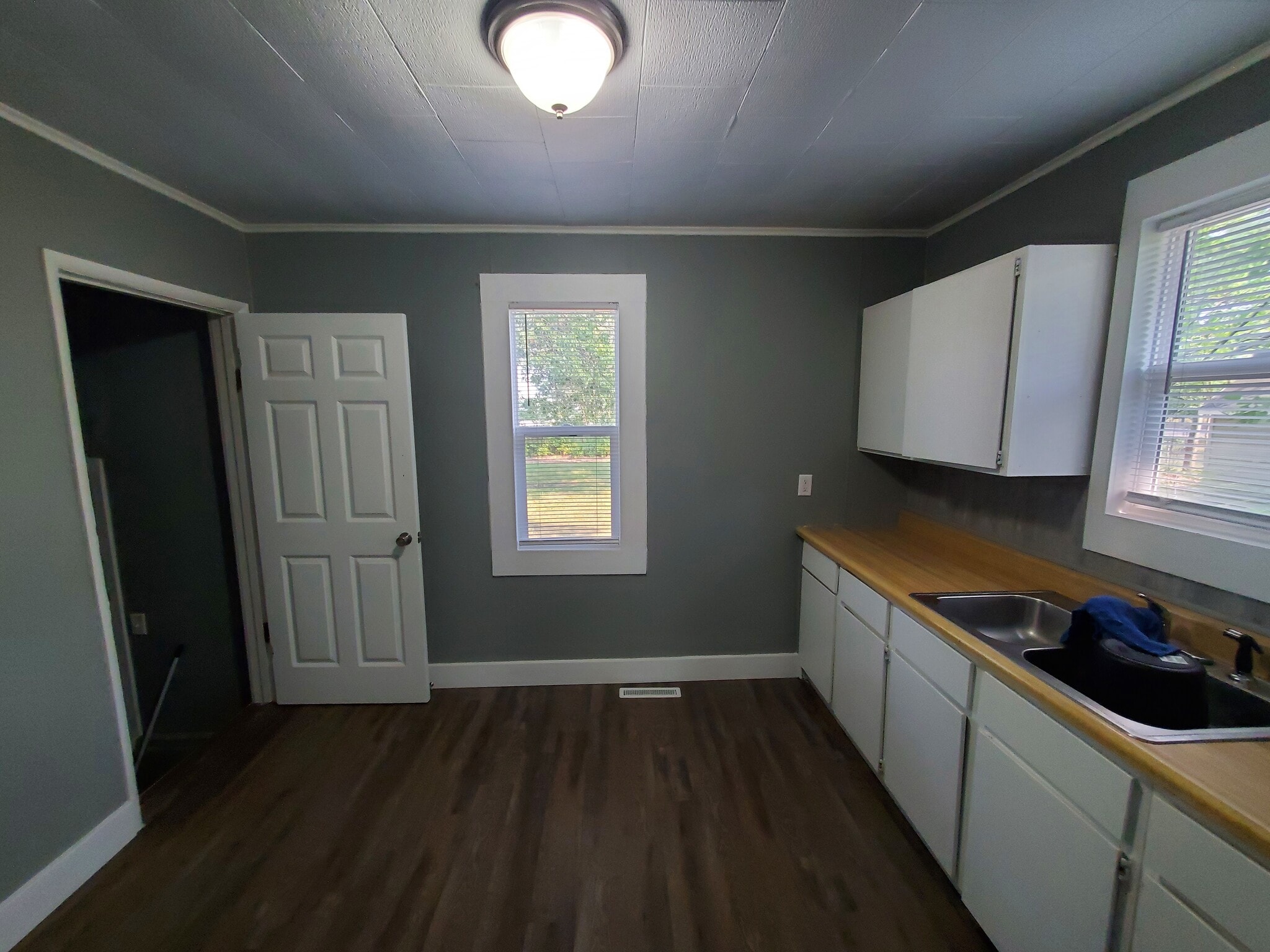 Building Photo - 2642 Riordan St