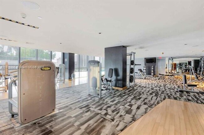 Building Photo - 900 Biscayne Blvd