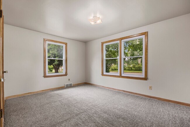 Building Photo - 4 Bedroom Remodeled with 2 Stall Detached Garage