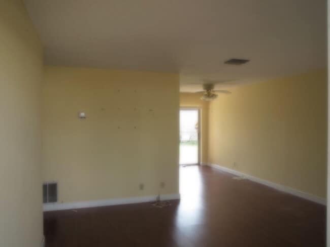 Building Photo - 6013 NW 68th Terrace