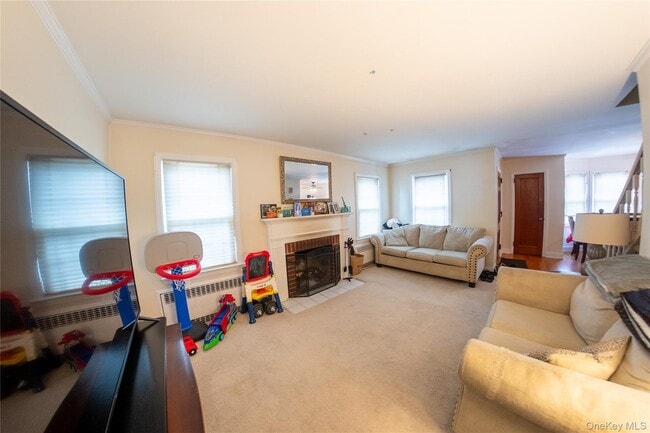 Building Photo - 2454 Columbus Ave