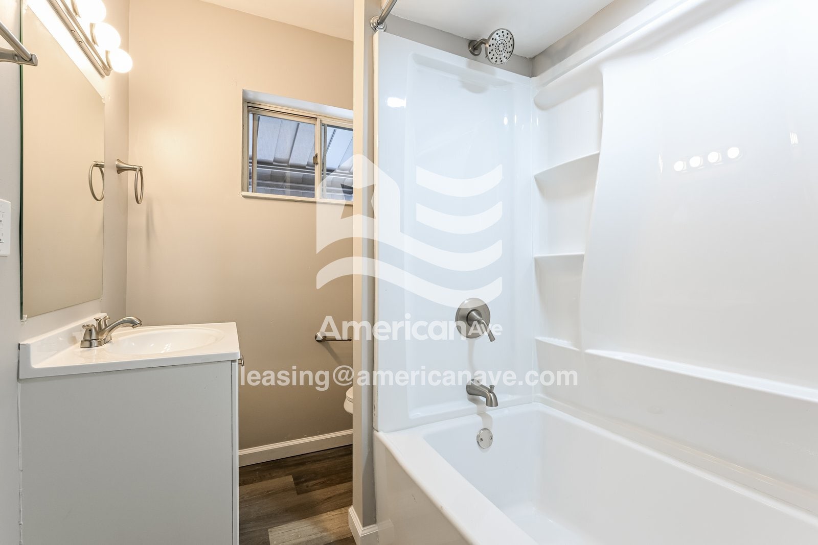 Building Photo - 1009 Woods Run Ave